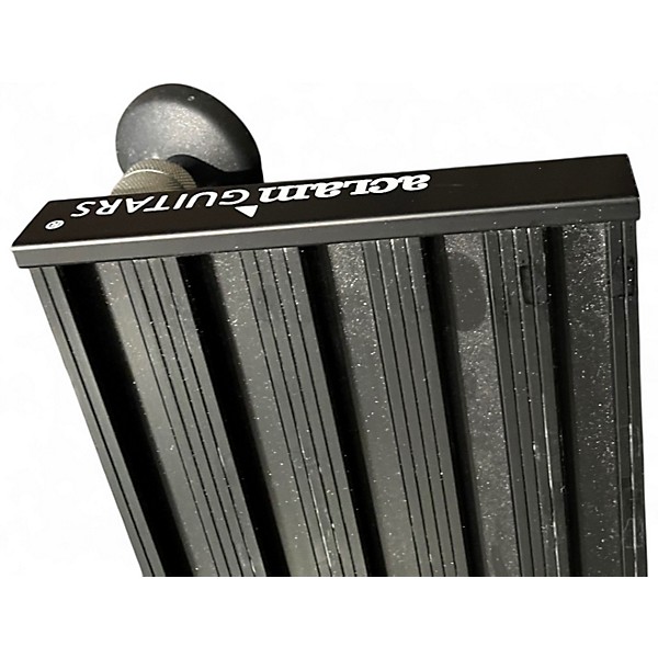 Used Pedaltrain METRO 24 CASE W/SMARTTRACK S1 PEDALBOARD