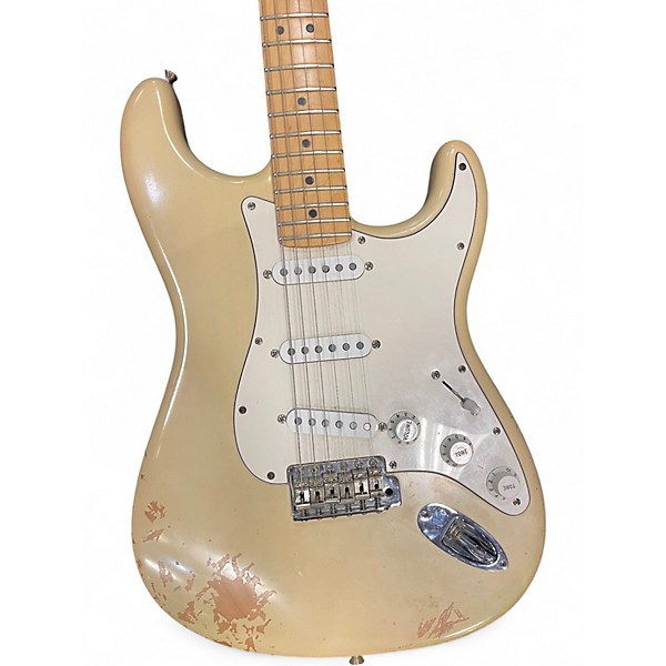 Used 2005 Fender Highway One Stratocaster Antique Ivory Solid Body Electric Guitar