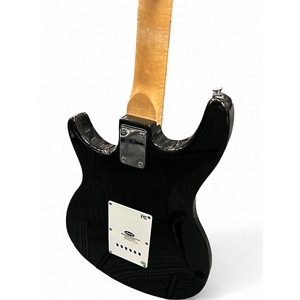 Used Behringer IAXE393 Black Solid Body Electric Guitar