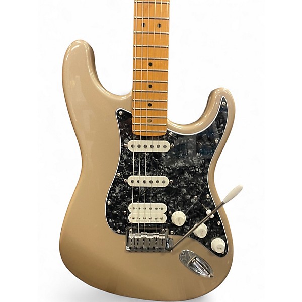 Vintage 1997 Fender Lonestar Stratocaster Shoreline Gold Solid Body Electric Guitar
