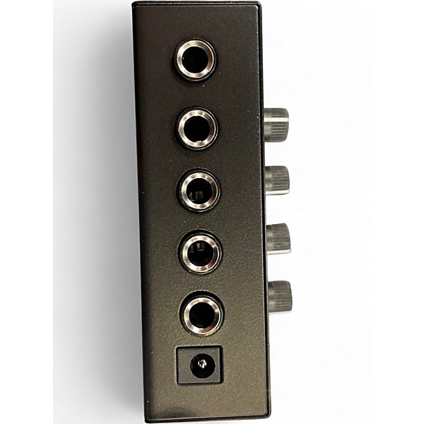 Used Behringer MX400 Unpowered Mixer