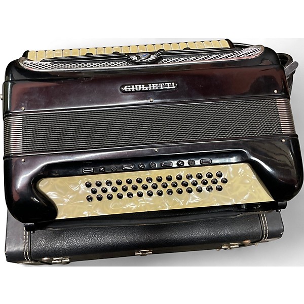 Used 2010 Giulietti bassetti e4 Accordion