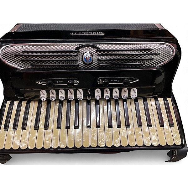 Used 2010 Giulietti bassetti e4 Accordion