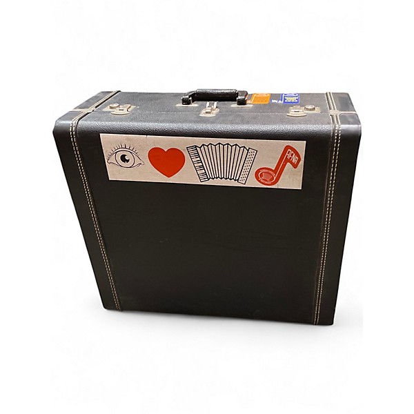 Used 2010 Giulietti bassetti e4 Accordion