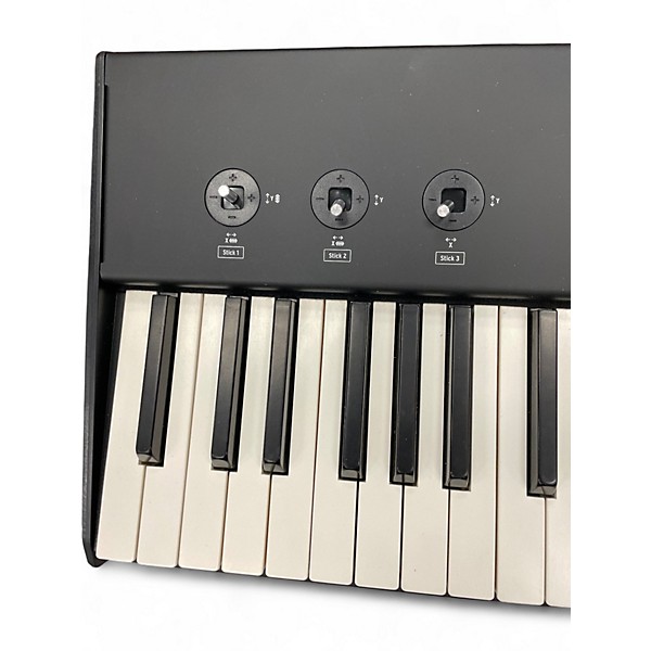 Used Studiologic SL88 Keyboard Workstation