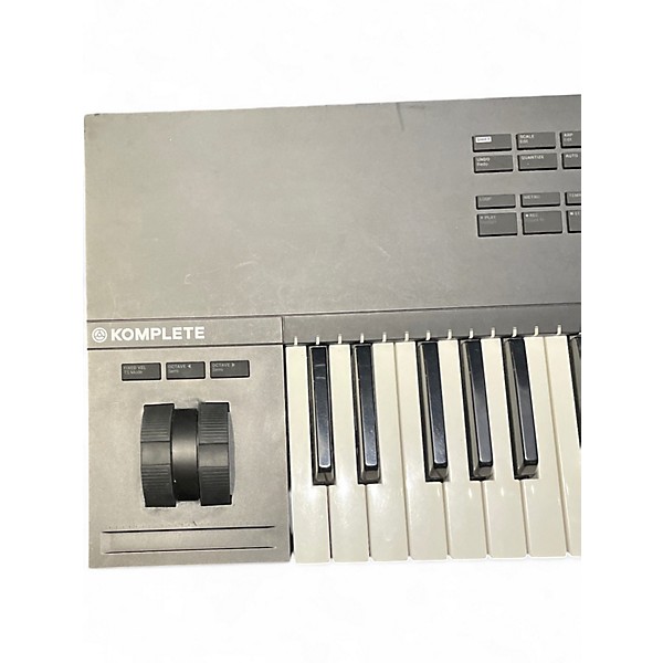 Used Native Instruments Komplete Kontrol S61 MK2 MIDI Controller