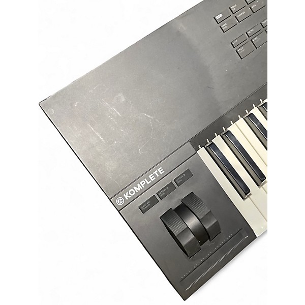 Used Native Instruments Komplete Kontrol S61 MK2 MIDI Controller