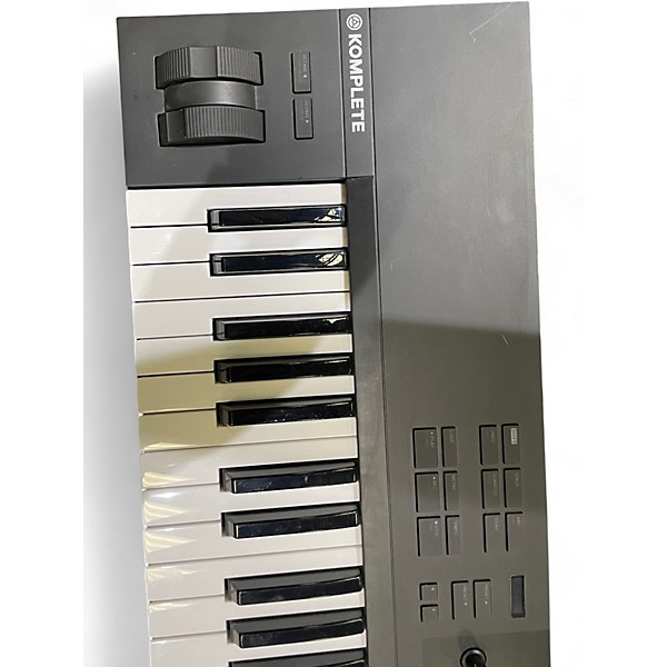 Used Native Instruments Komplete Kontrol A61 MIDI Controller