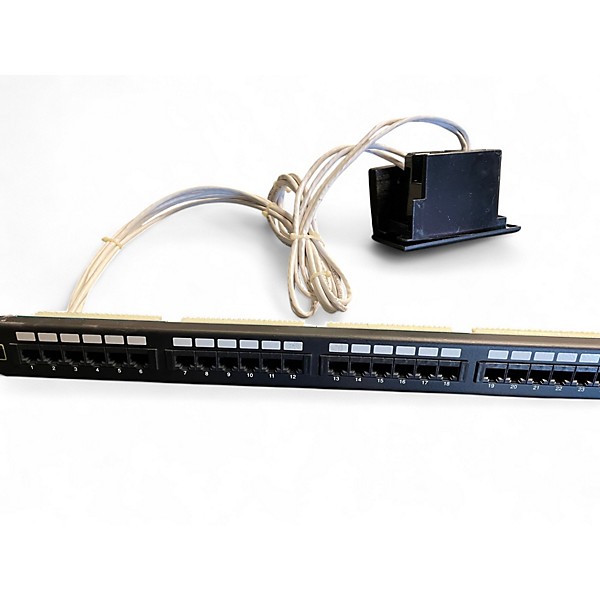 Used Leviton CAT 5E UNIVERSAL POR PATCH PANEL Patch Bay