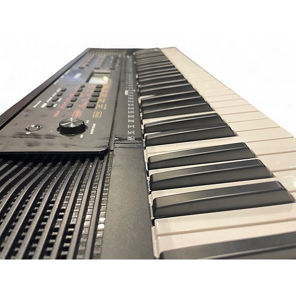 Used Yamaha psr - e273 Keyboard Workstation