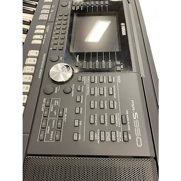 Used Yamaha PSRS950 61 Key Arranger Keyboard