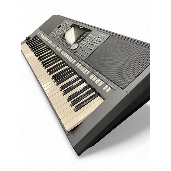 Used Yamaha PSRS950 61 Key Arranger Keyboard