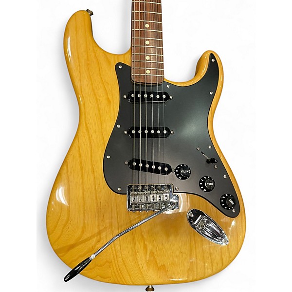 Used Fender Special Edition Lite Ash Natural Solid Body Electric Guitar