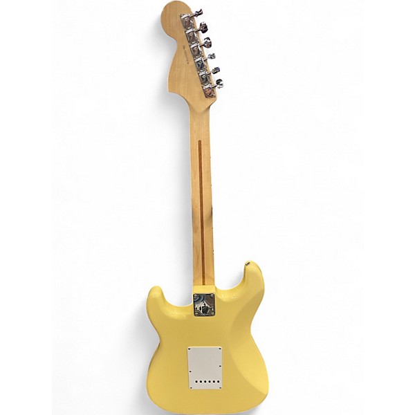 Used Fender Artist Series Yngwie Malmsteen Stratocaster Vintage White Solid Body Electric Guitar