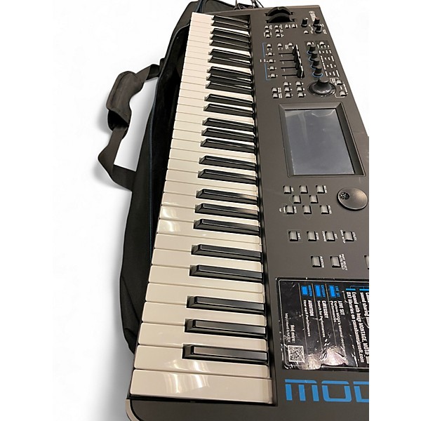Used Yamaha modx6 Arranger Keyboard