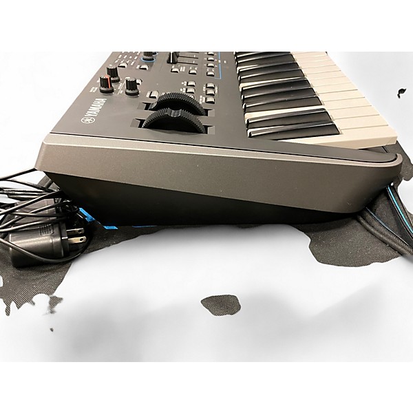 Used Yamaha modx6 Arranger Keyboard