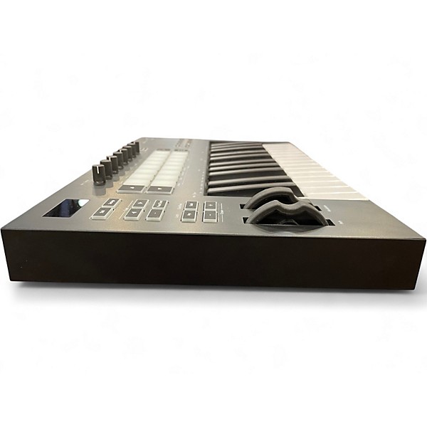 Used 2020 Novation Launchkey 25 Key MIDI Controller