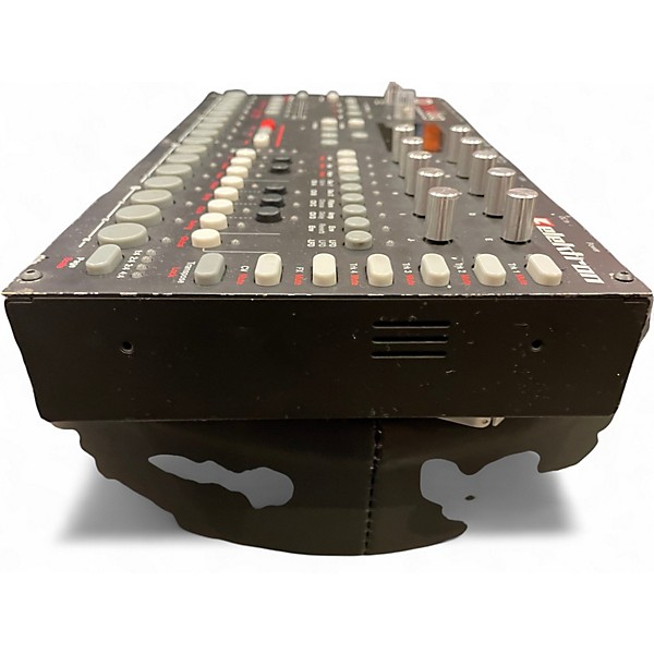 Used Elektron Analog Four Tabletop Synthesizer Synthesizer