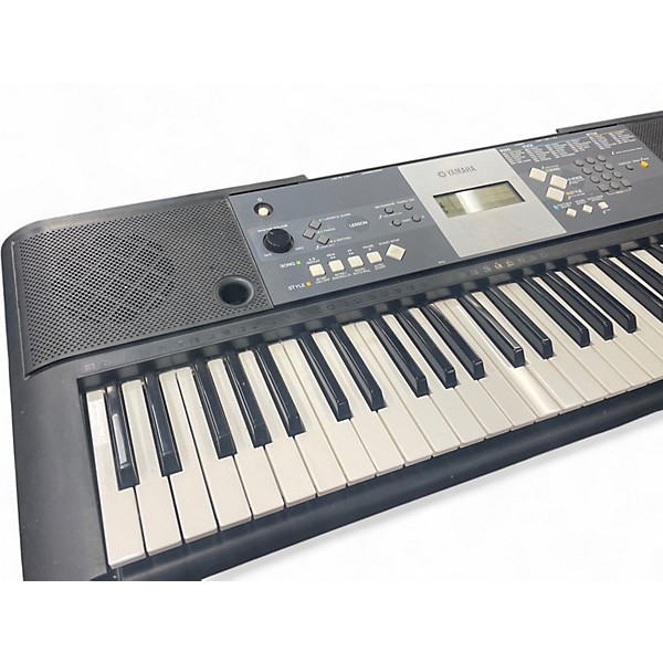 Used Yamaha YPT230 61 Key Portable Keyboard