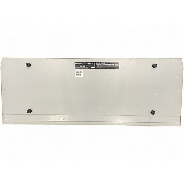 Used Yamaha MO6 61 Key Keyboard Workstation