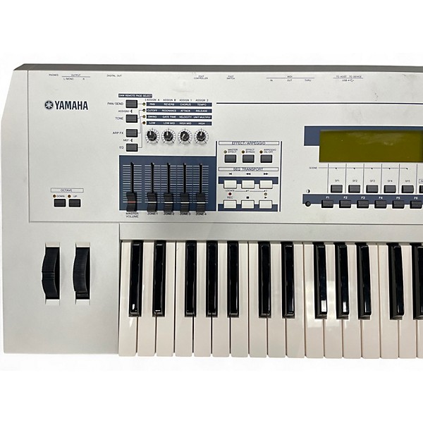 Used Yamaha MO6 61 Key Keyboard Workstation