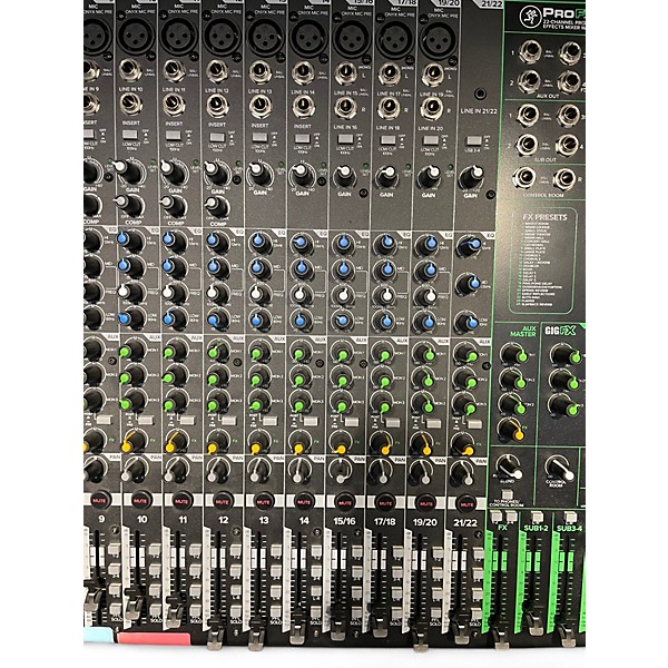 Used Mackie profx22v3 Powered Mixer