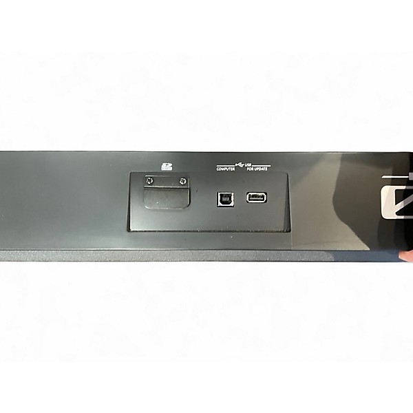 Used Roland Fantom 07 Keyboard Workstation