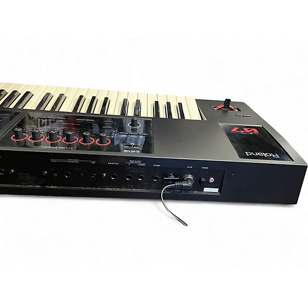 Used Roland Fantom 07 Keyboard Workstation