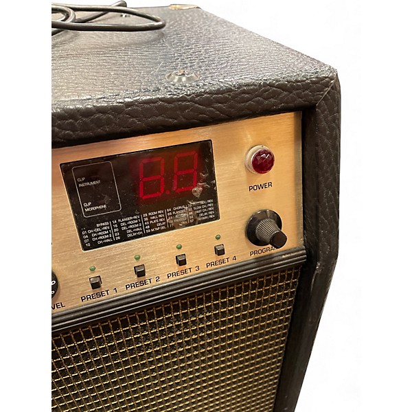 Used Behringer ULTRACOUSTIC ACX1000 Acoustic Guitar Combo Amp