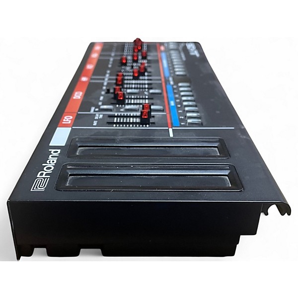 Used Roland JU-06 Synthesizer