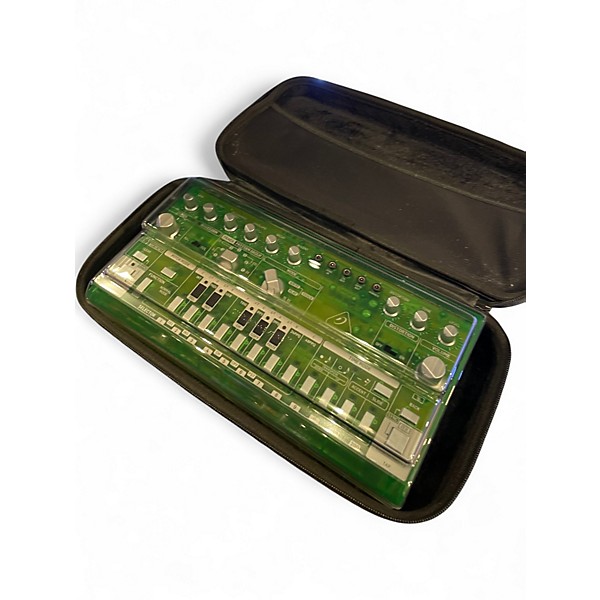 Used Behringer TD03LM ANAL BASSLINE Synthesizer