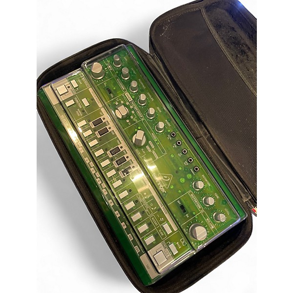 Used Behringer TD03LM ANAL BASSLINE Synthesizer