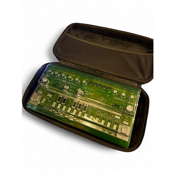 Used Behringer TD03LM ANAL BASSLINE Synthesizer