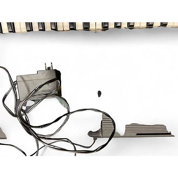 Used Yamaha PSRE453 61 Key Portable Keyboard