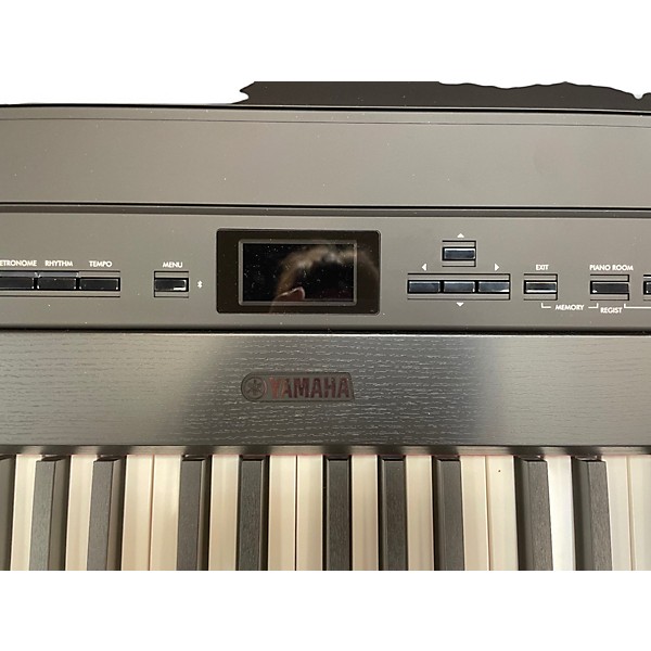 Used Yamaha P525 Digital Piano