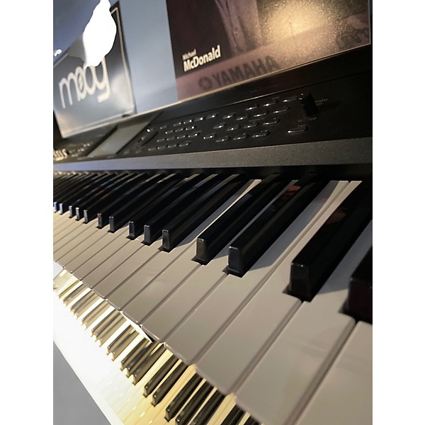 Used KORG Krome 73 Key Keyboard Workstation