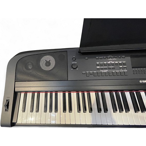 Used Yamaha DGX670 Keyboard Workstation
