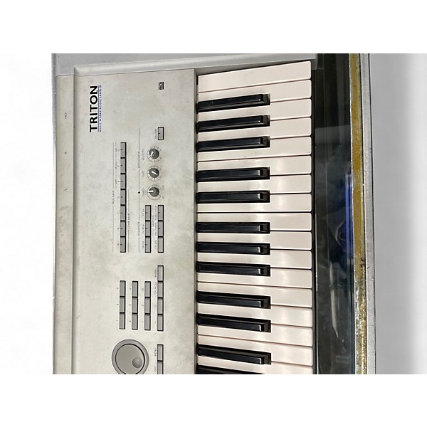 Used KORG Triton Studio 61 Key Keyboard Workstation