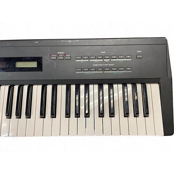 Used Yamaha SY35 Synthesizer