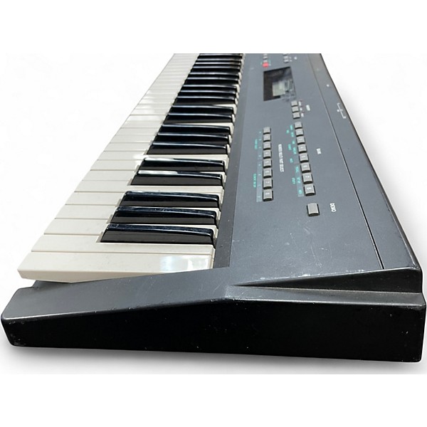 Used Yamaha SY35 Synthesizer