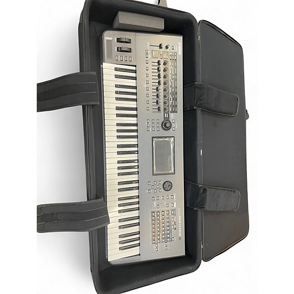 Used Yamaha montage 6 61 key Synthesizer