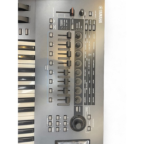 Used Yamaha montage 6 61 key Synthesizer