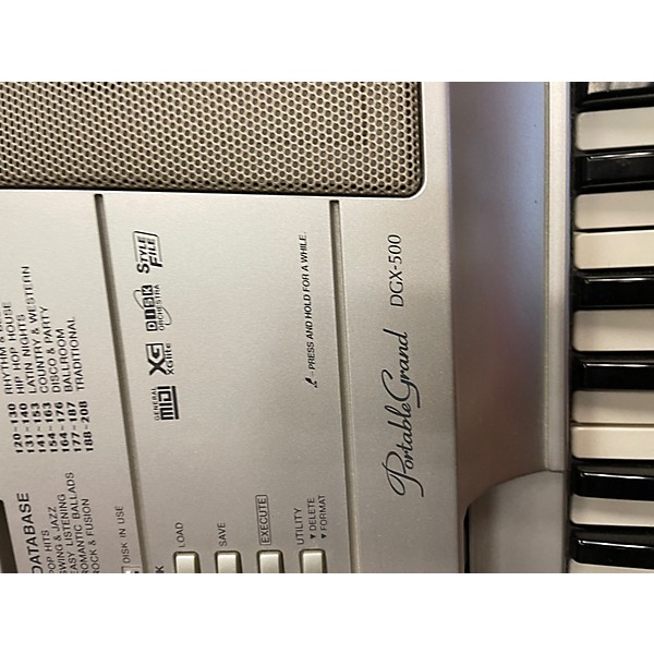 Used Yamaha DGX-500 Keyboard Workstation