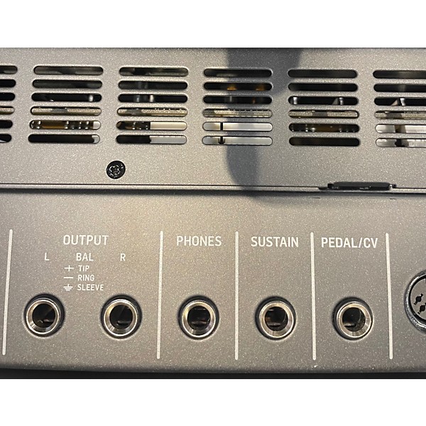 Used Behringer DEEPMIND 12 Synthesizer