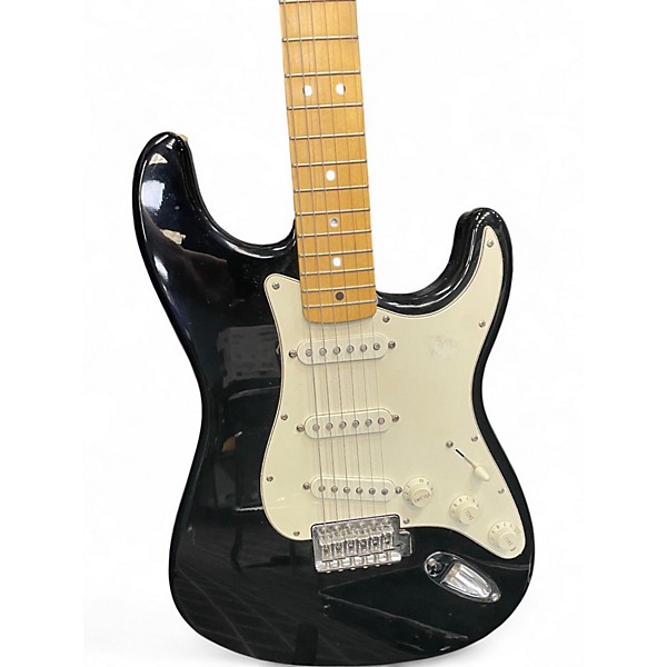 Used 2000s Fender stratocaster  Black Solid Body Electric Guitar