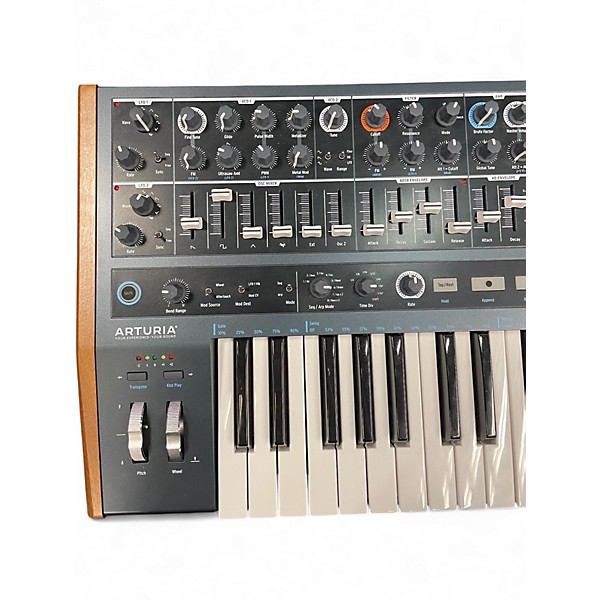 Used Arturia Minibrute 2 Synthesizer