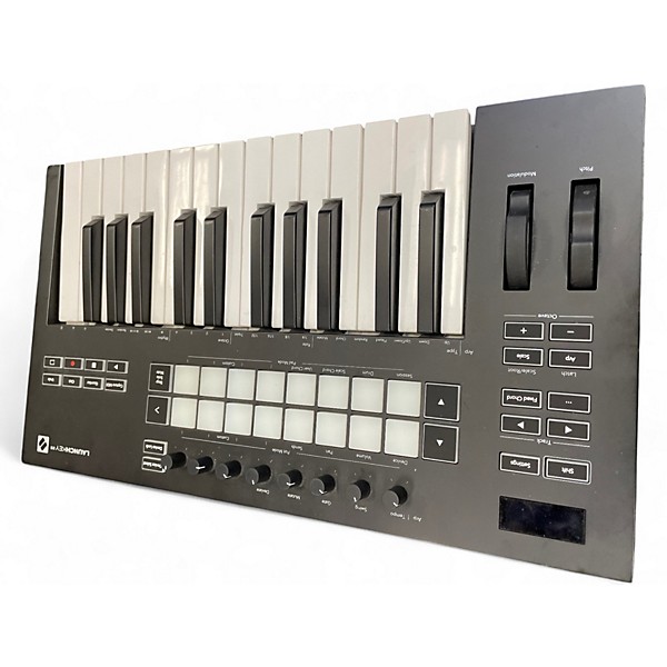Used Novation Launchkey 25 Key MIDI Controller