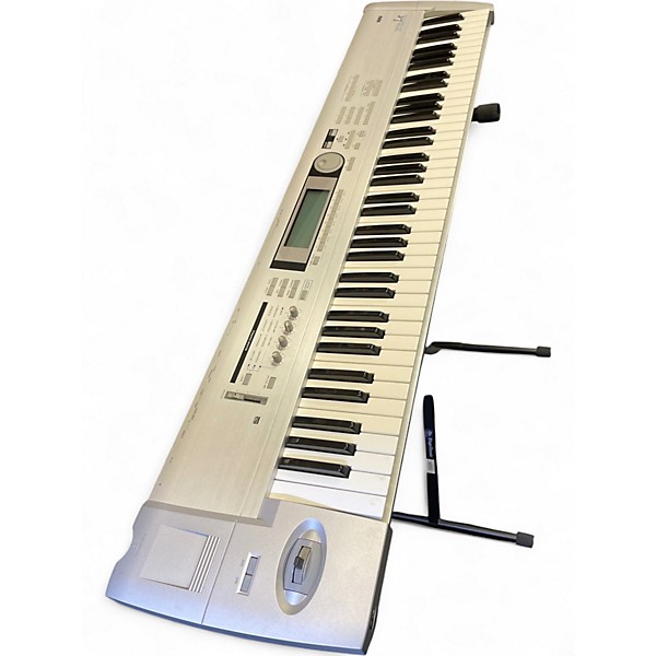 Used KORG Triton Le 88 Key Keyboard Workstation