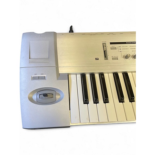Used KORG Triton Le 88 Key Keyboard Workstation