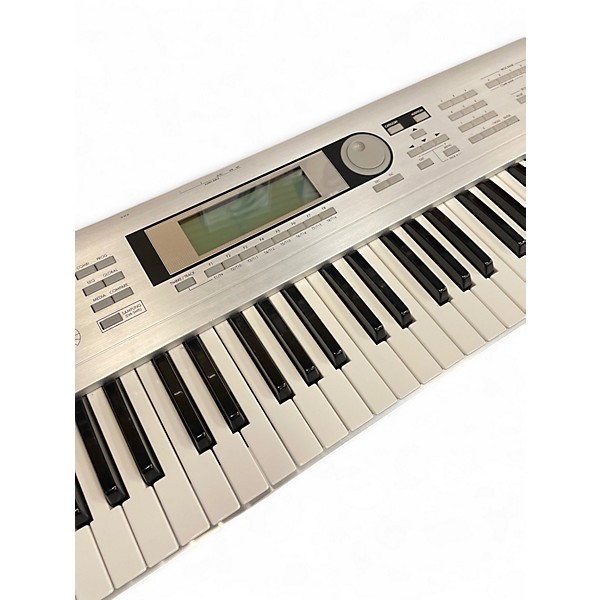 Used KORG Triton Le 88 Key Keyboard Workstation